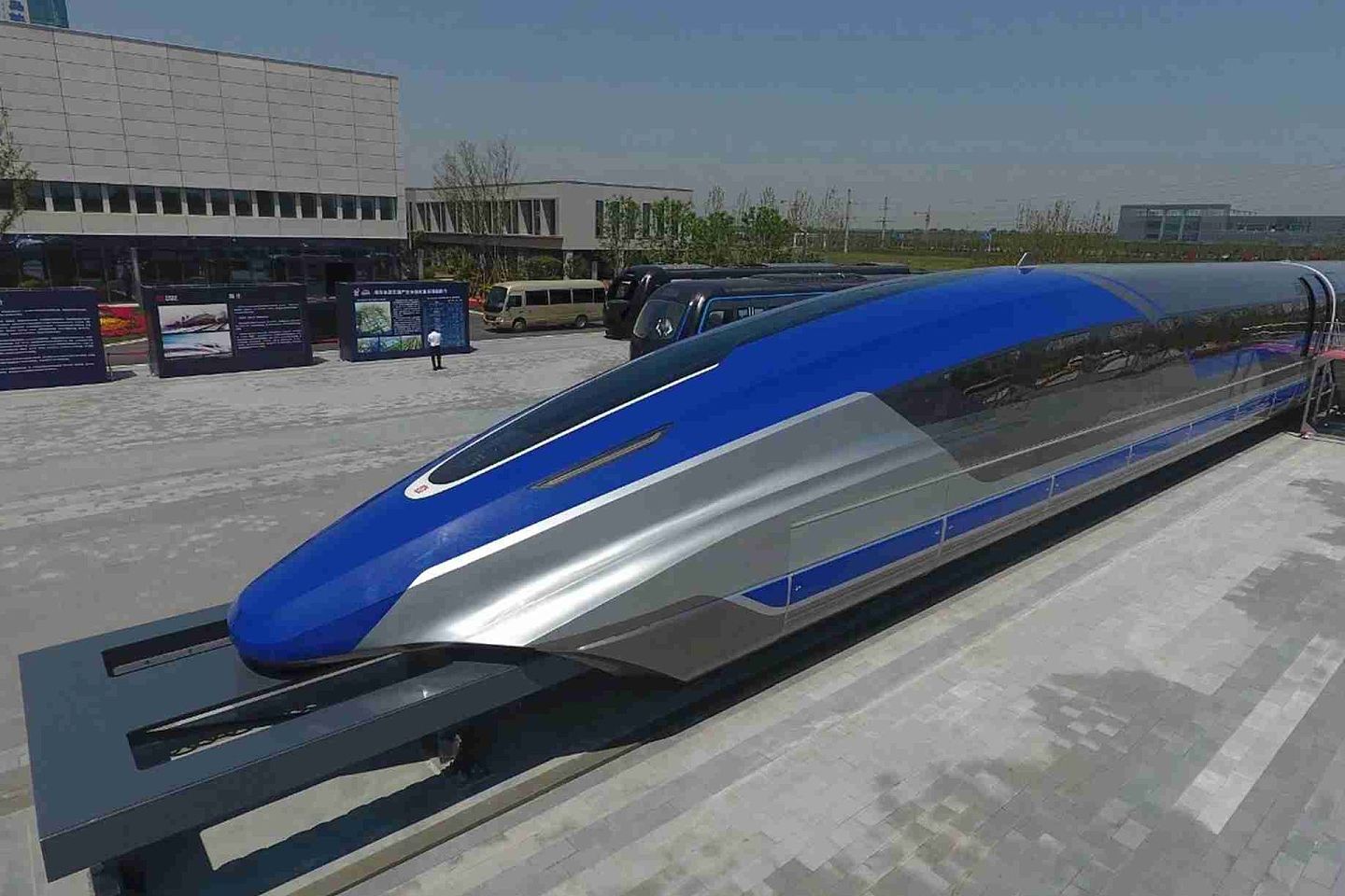 高速磁悬浮列车可以填补高铁和航空运输之间的速度空白。（微博@传媒老贾 ）