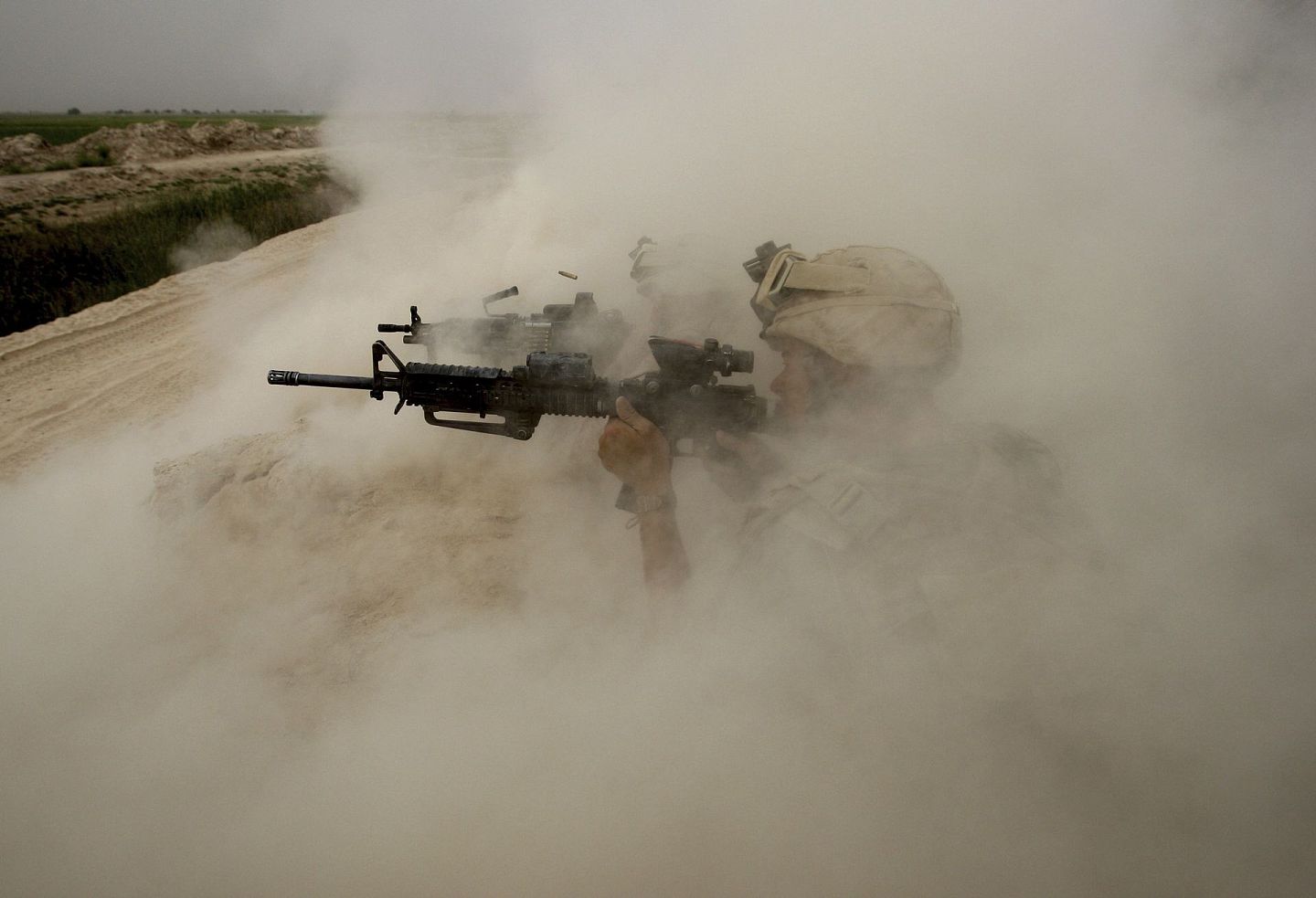2008年5月2日，驻阿美军打击塔利班武装。（AP）