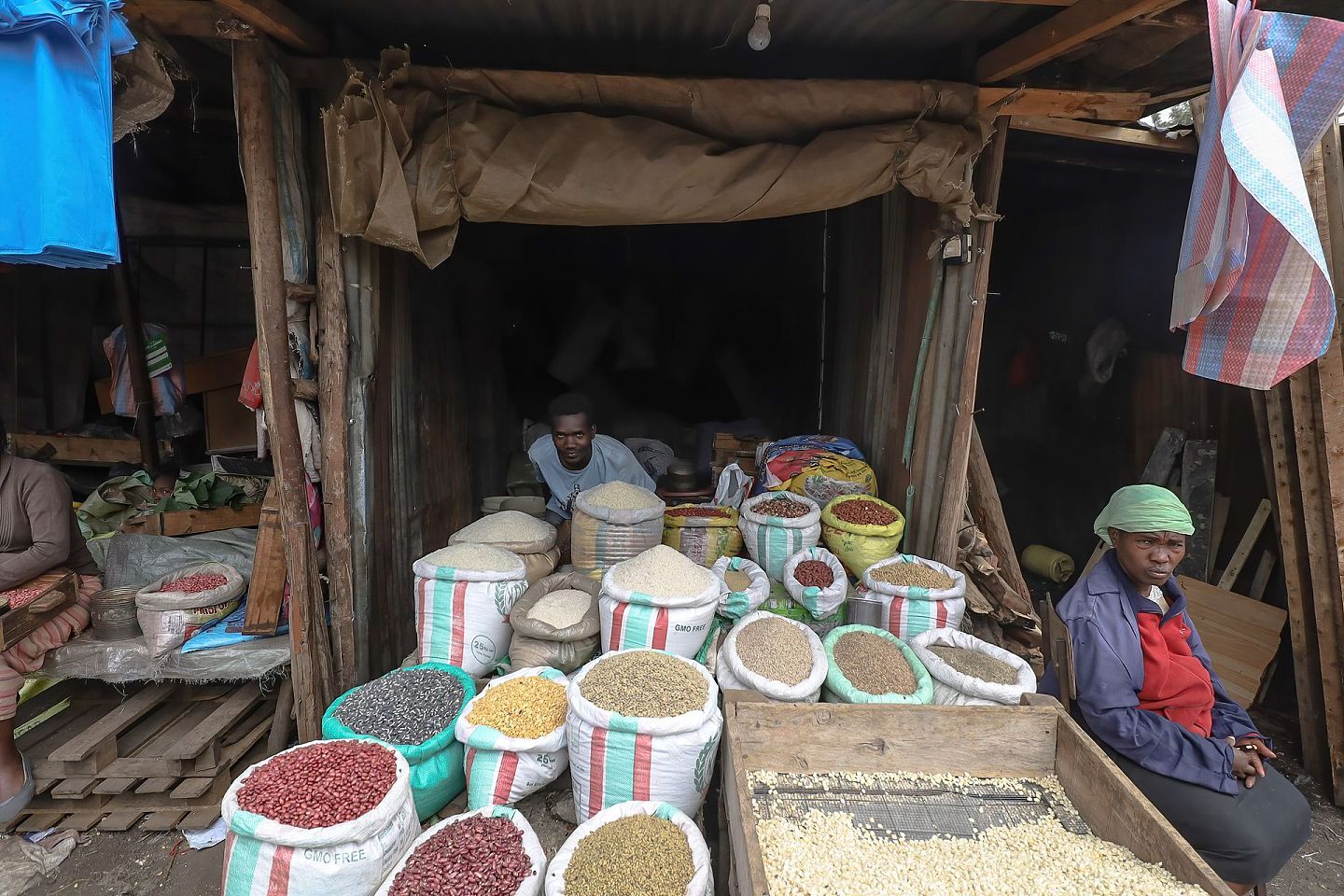 国际主要粮食价格急升，依赖进口粮食的撒哈拉以南的非洲国家所受影响更深。(Reuters)