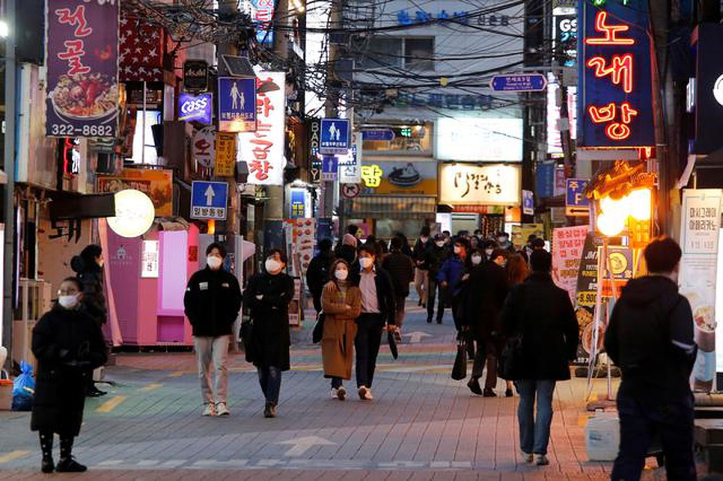 韩国经济发展成就赢得世界认可，图为韩国首尔街景。（路透社）