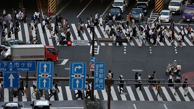 东京是人口达3700万的大城市。