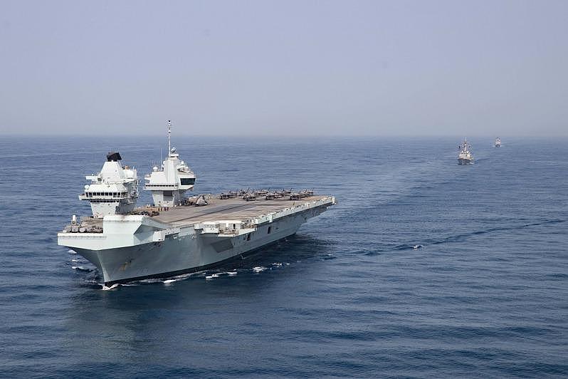 英国皇家海军旗舰「伊莉莎白女王号」航舰，摄于12日。 （路透）