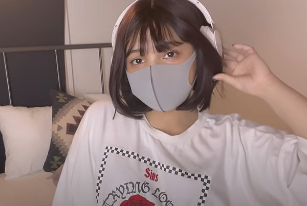 ▲▼日本正妹Youtuber脱口罩网友全吓呆。 （图／翻摄自YouTube／momo haha）