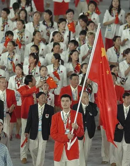 中国奥运队服疑曝光！番茄炒蛋变干煸茄子，堪称史上最难驾驭队服（组图） - 33