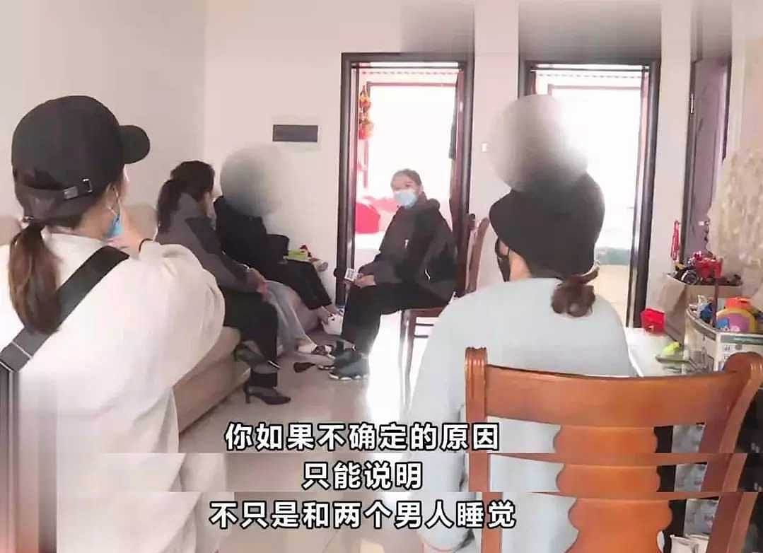 给别人养了8年孩子，男子问妻子那个男人是谁，回答：当时人挺多