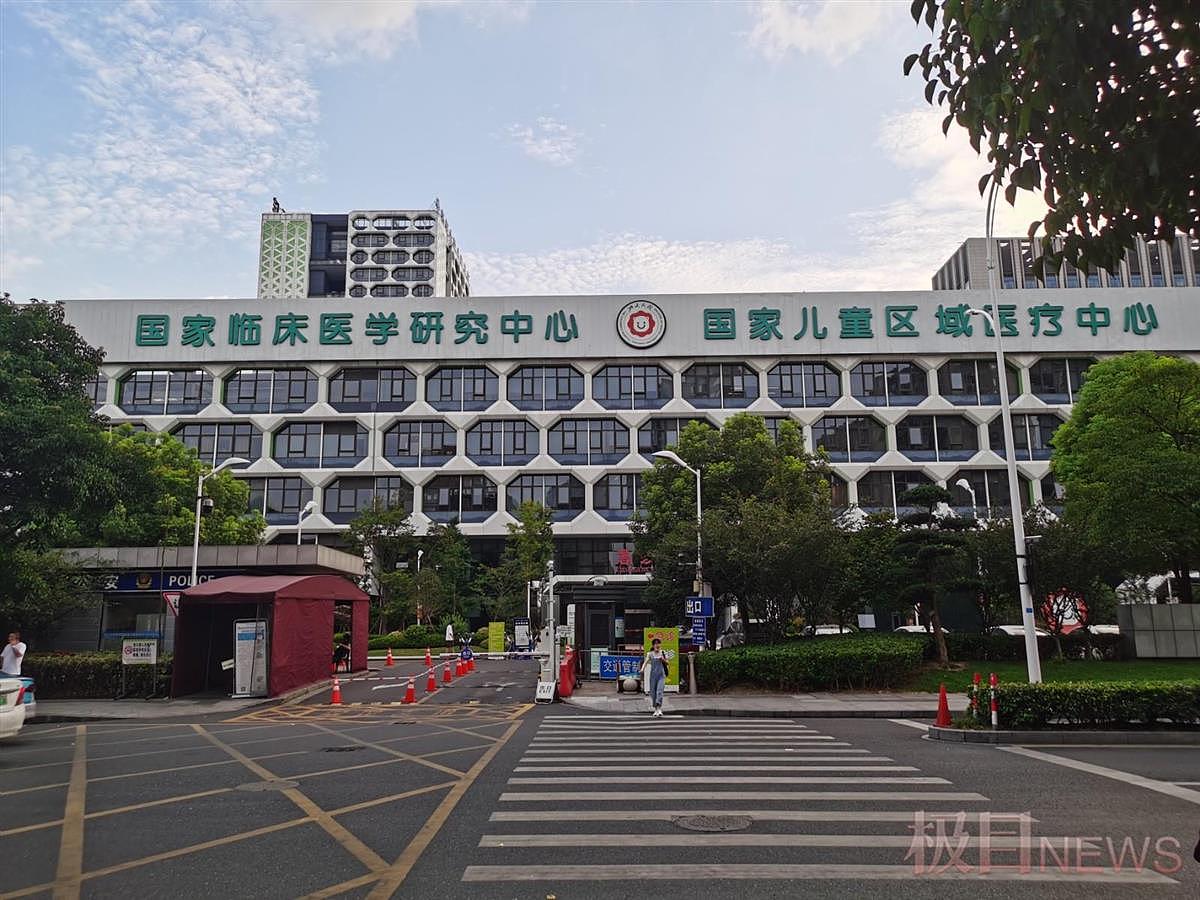 杭州电动车烧伤女孩正在进行开胸手术，筹款目标金额升至400万元