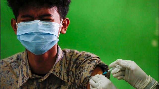 印度尼西亚学生接种疫苗