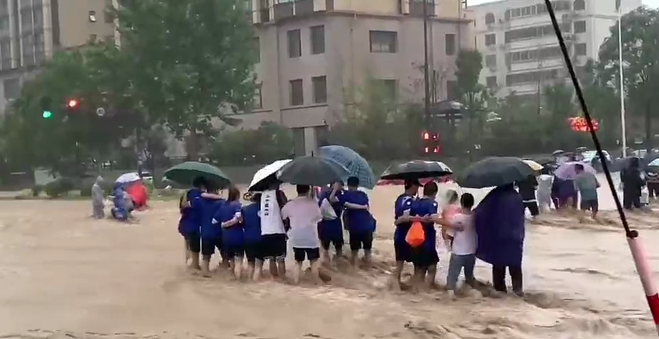 郑州曾花530亿提高防洪排涝能力，此次暴雨为何失效？专家：海绵城市并非万能，投几百亿也不能应对极端降雨