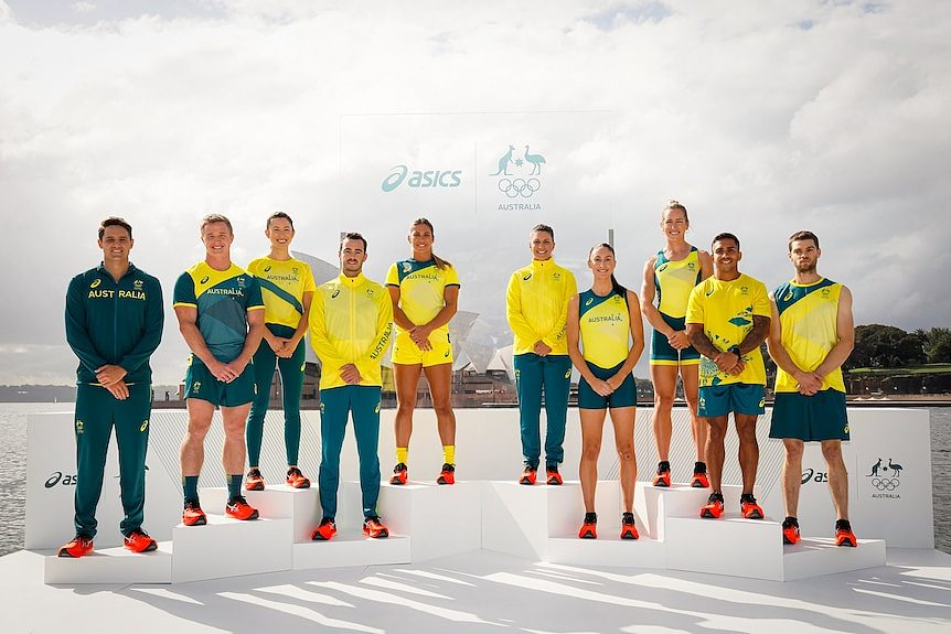 澳大利亚运动员穿着奥运队服