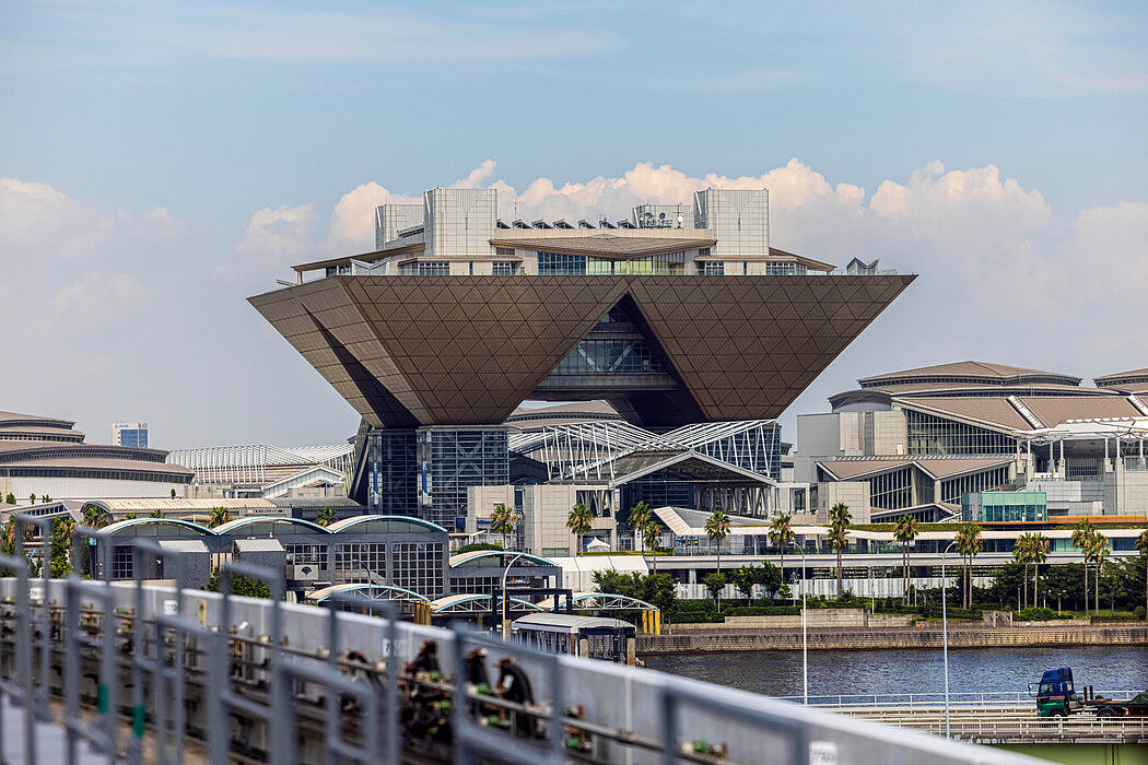 奥运会新闻媒体中心设在日本东京的Big Sight国际展示场。