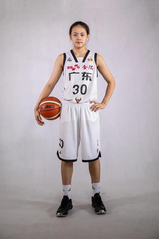 帅到上好几次热搜！19岁中国女篮运动员帅到出圈，颜值不输男明星（组图） - 52