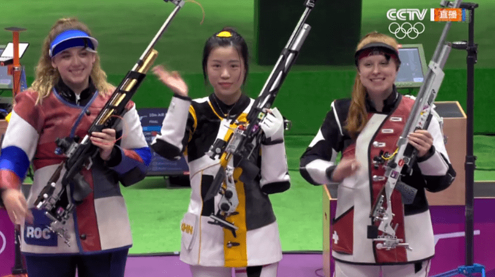 中国摘取东京奥运首金！女子10米气步枪杨倩夺冠，最后一枪绝杀逆转（组图） - 3