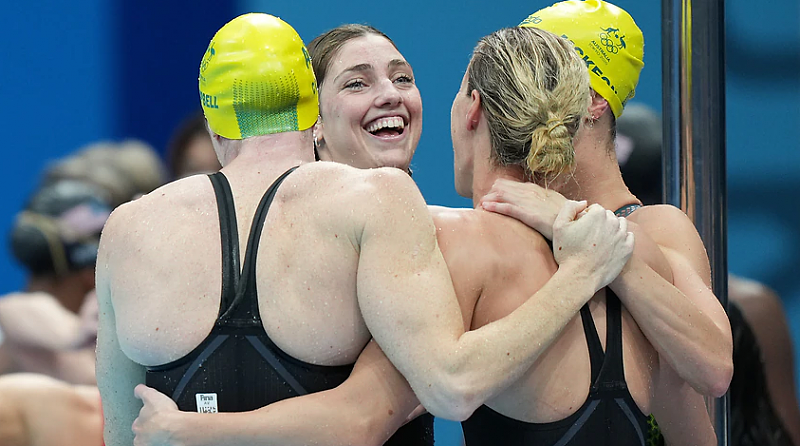 澳洲队斩获首金！游泳女子天团破世界纪录，连续三次蝉联奥运冠军（图） - 2