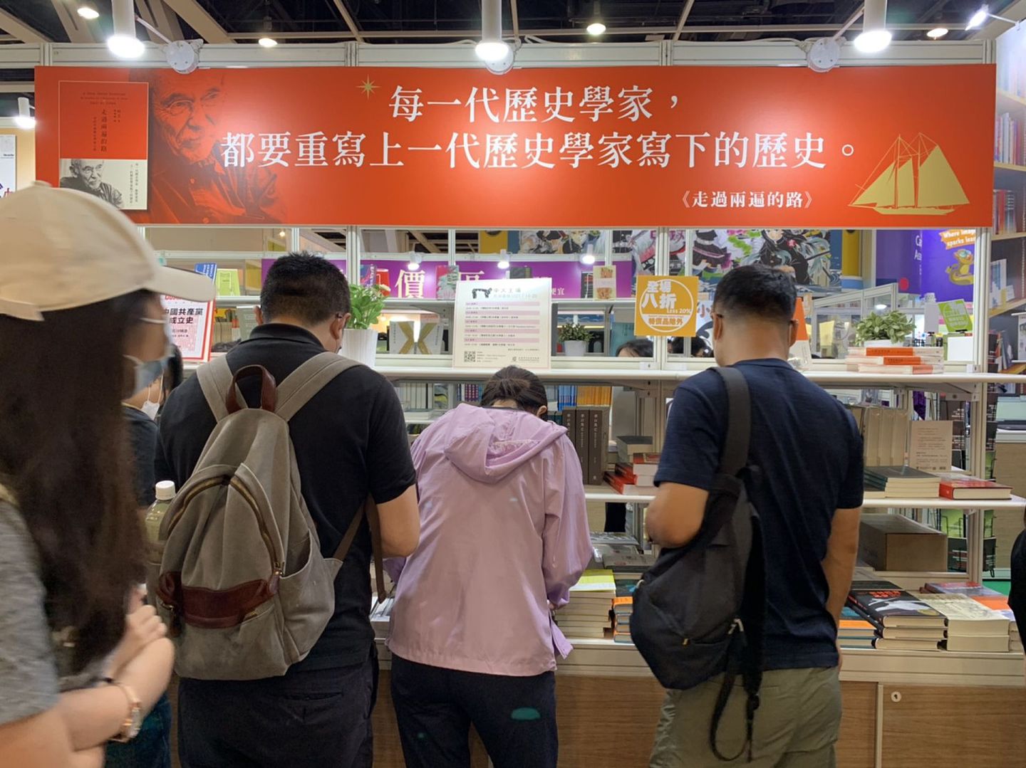 今年书展台湾书销量略微下跌，也与疫情有关。（多维记者／摄）