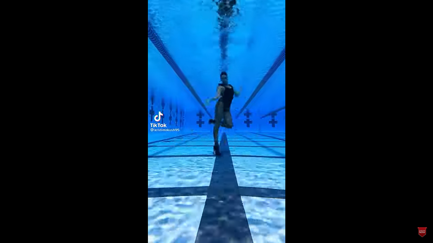 俄罗斯前韵律运动员Kristina Makushenko，在水中踩著高跟鞋跳舞的影片。（截图youtube@Kristina Makushenko）