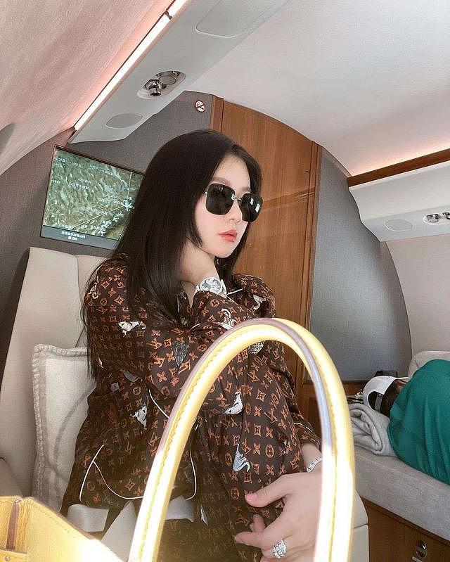 38岁孟瑶离婚后恋上神秘富豪，住2亿豪宅坐私人飞机，生活太奢华（组图） - 11