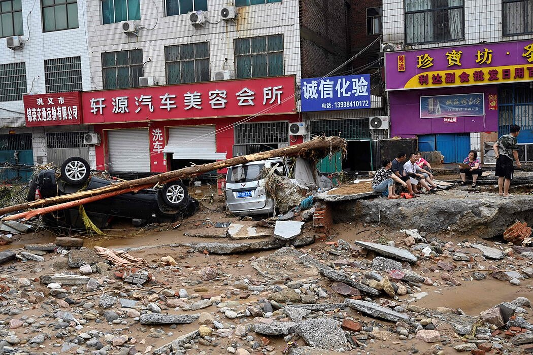 严重的洪水和山体滑坡袭击了中国中部的河南省。