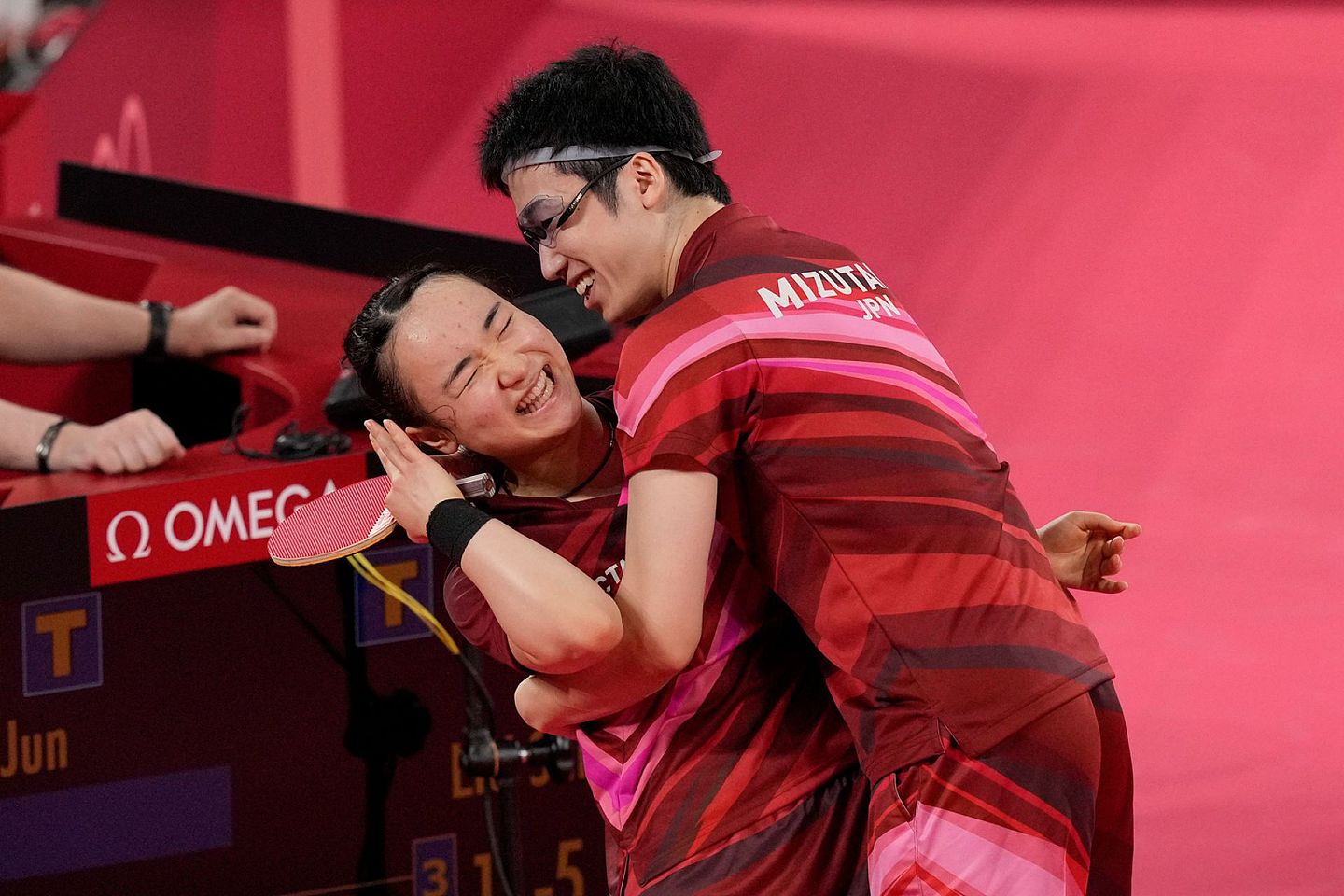 日本选手水谷隼/伊藤美在连输2局的情况下连扳3局，状态大好。(AP )