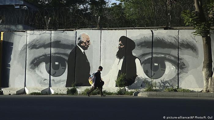 Afghanistan Kabul | Graffiti Zalmai Khalilzad & Mullah Baradar