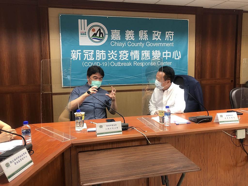 横跨台湾南部5个乡镇市，嘉义县工厂群聚已有11人确诊