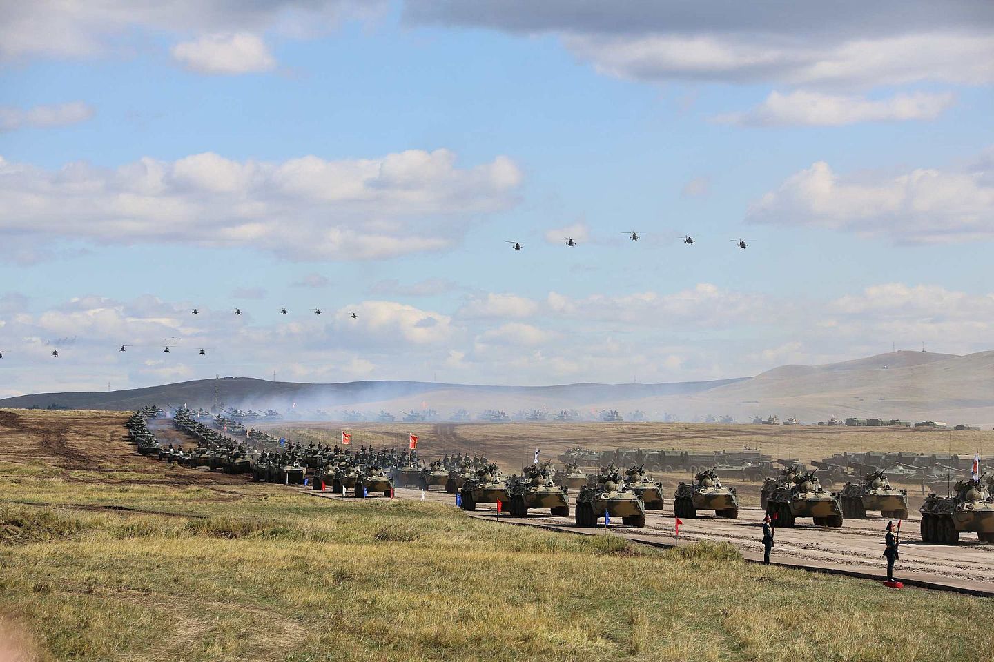 2018年9月13日，“东方-2018”战略演习在俄罗斯楚戈尔训练场举行。（Reuters）
