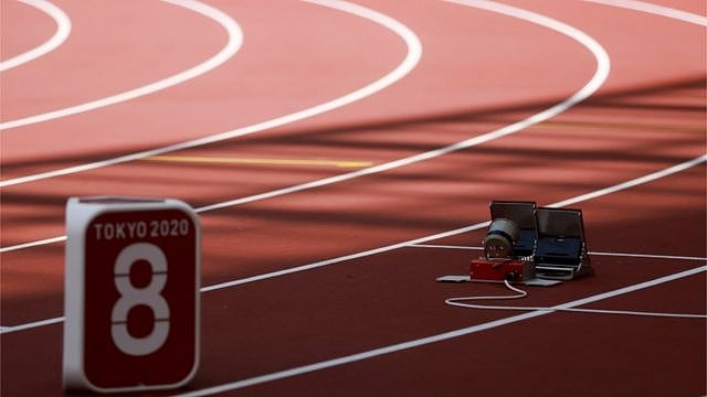 8月2日，齐马努斯卡娅缺席女子200米赛事，没有出现在起跑线上。