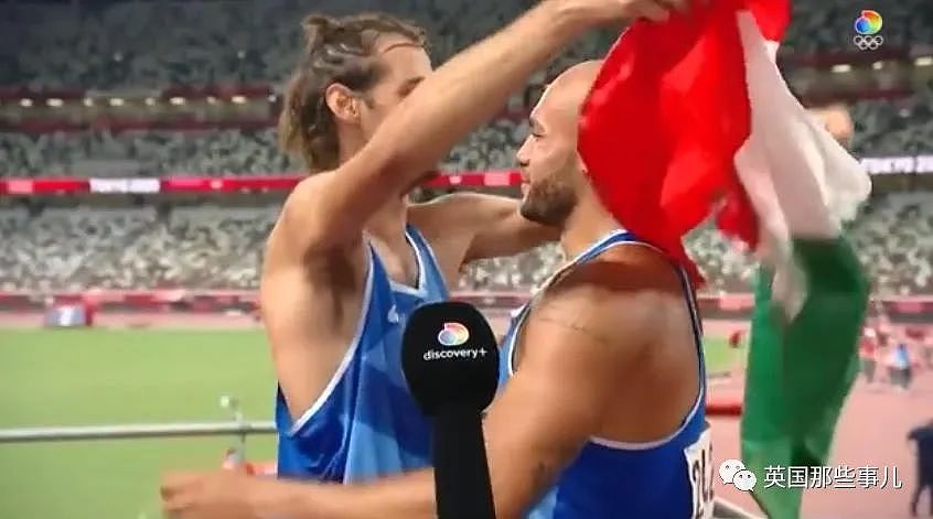 意大利连夺两金，帅哥运动员头盖国旗热情拥吻！网友：极致浪漫（视频/组图） - 23