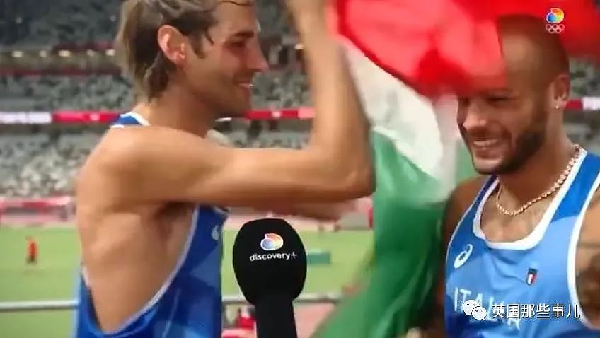 意大利连夺两金，帅哥运动员头盖国旗热情拥吻！网友：极致浪漫（视频/组图） - 26