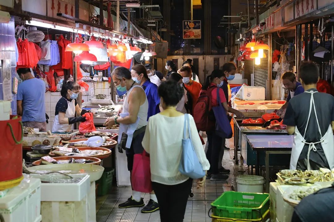 注意！抵港须持72小时内核酸证明，高风险地区仅已打针港人来港