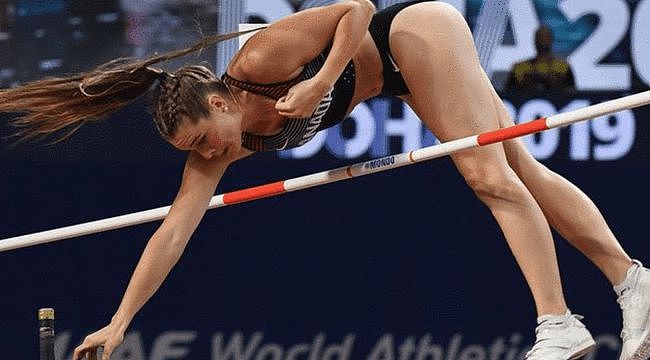 加拿大撑杆跳运动员阿莉莎在备战奥运会同时，正式入驻成人网站（组图） - 3