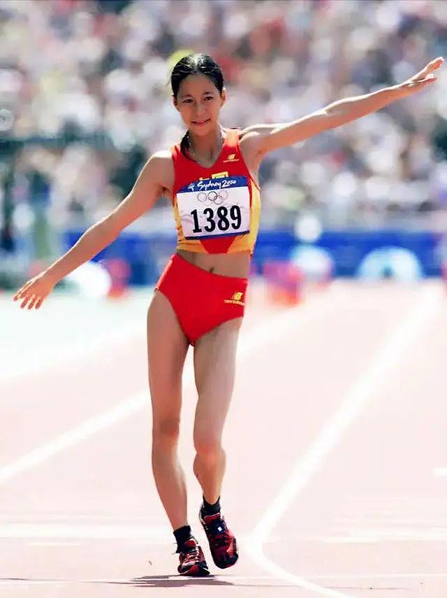 最“孤独”的中国奥运冠军：她赢得金牌后，现场无人庆祝，独自含泪绕场（组图） - 4
