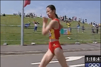 最“孤独”的中国奥运冠军：她赢得金牌后，现场无人庆祝，独自含泪绕场（组图） - 8