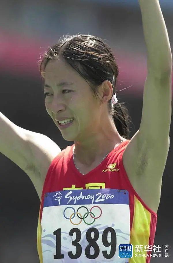 最“孤独”的中国奥运冠军：她赢得金牌后，现场无人庆祝，独自含泪绕场（组图） - 11