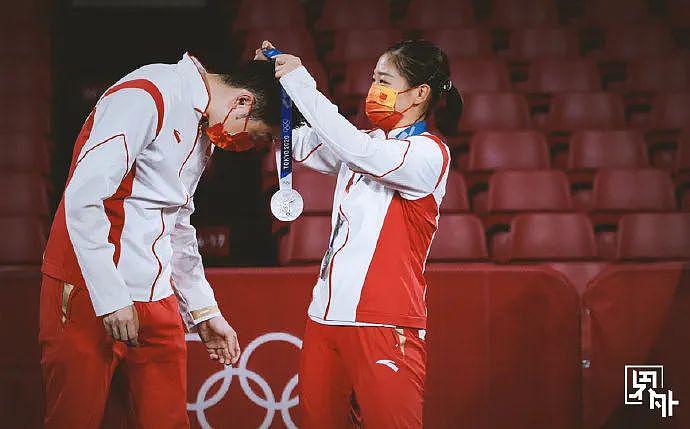 最“孤独”的中国奥运冠军：她赢得金牌后，现场无人庆祝，独自含泪绕场（组图） - 14