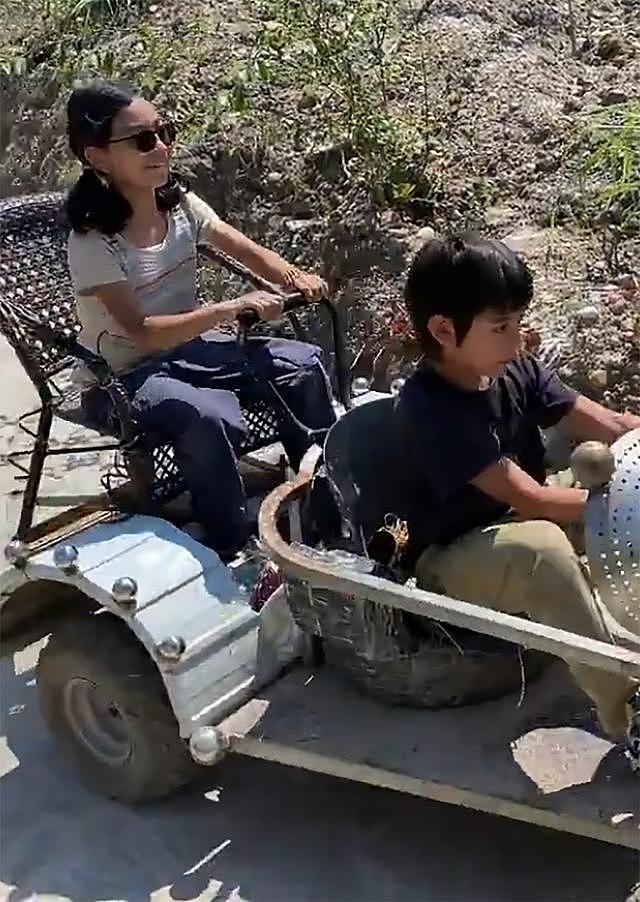 刘烨一双儿女出游，诺一开车载妹妹超拉风，10岁诺一晒黑太像爸爸（组图） - 4