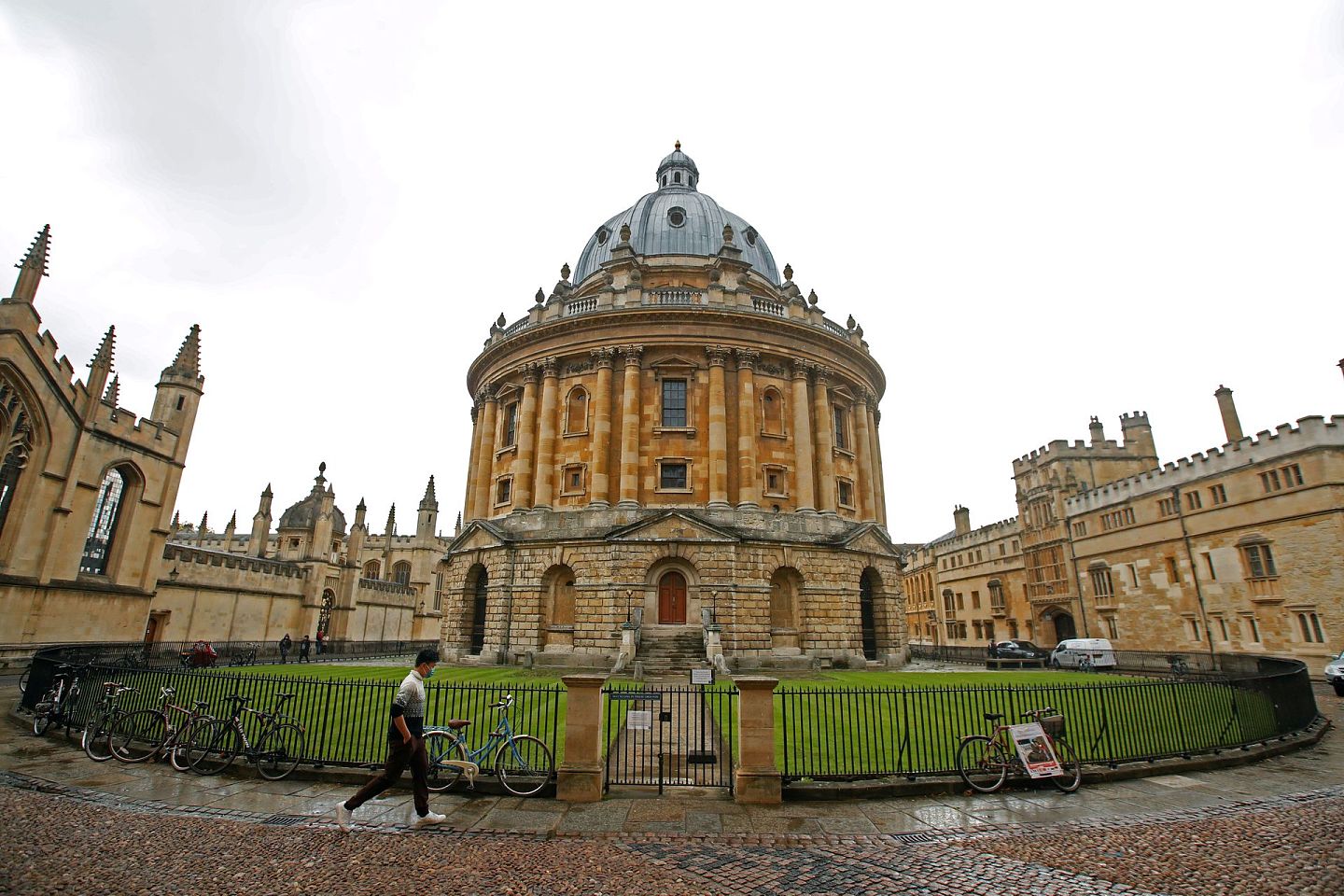英国牛津大学是世界顶尖的公立研究型大学。（Reuters）