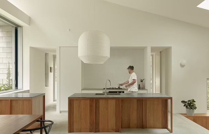 拜伦湾“黑房”被评澳洲最佳住宅之一，专家：光影完美结合，堪称“宁静的避难所”（组图） - 6