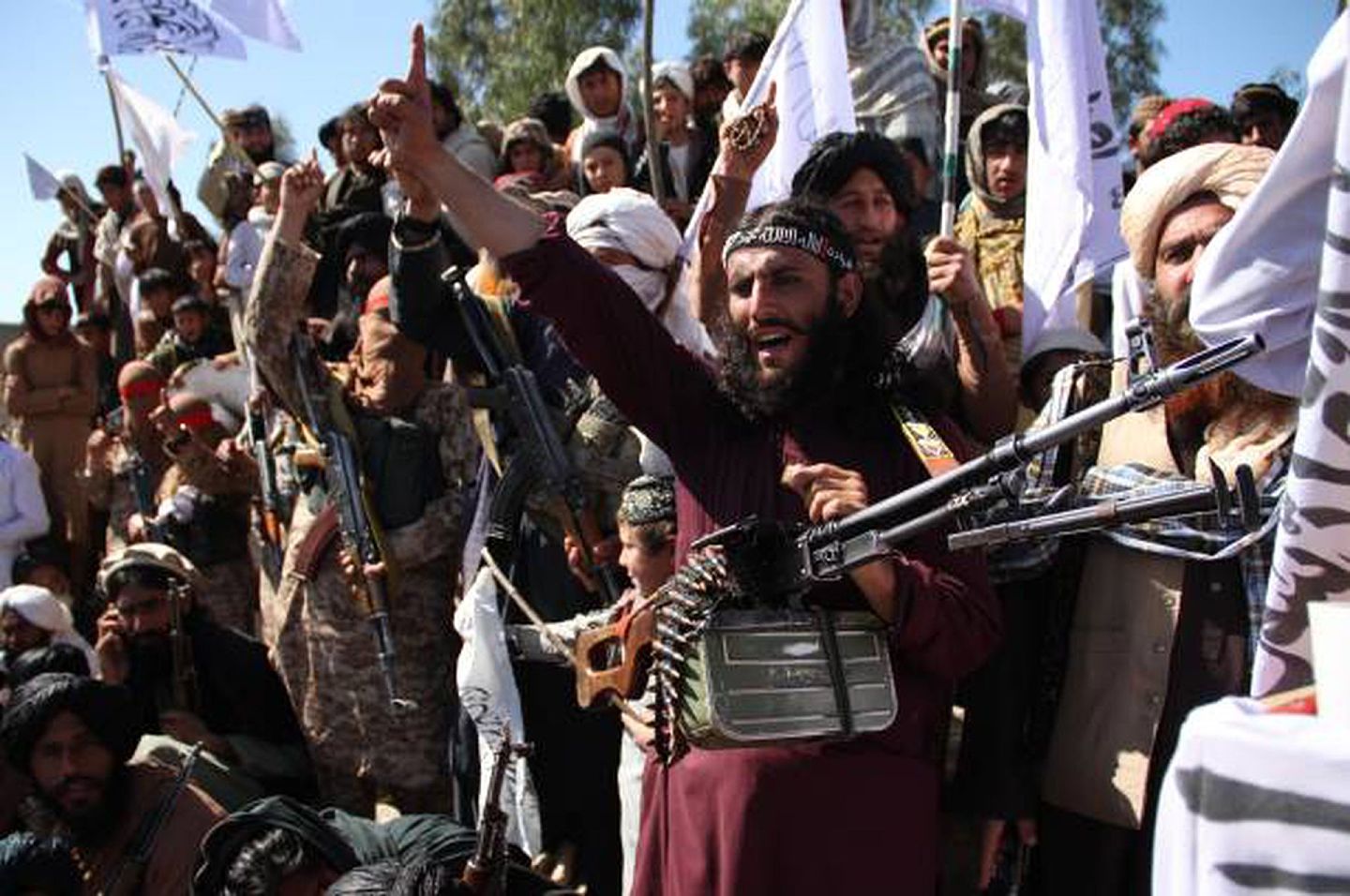 2020年3月2日，阿富汗塔利班武装分子举行集会，庆祝与美国和平协议的达成。（Getty）