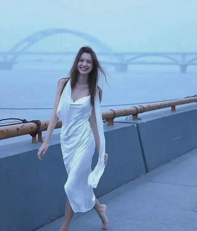 【美女】俄罗斯美少女B站“征婚”引热议！她说：我只嫁给中国男人（组图） - 24