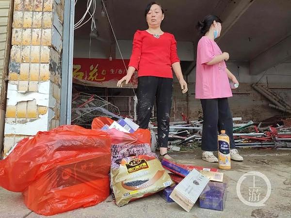 300毫米特大暴雨重创湖北柳林镇：临街一楼全被淹，多家商铺损失惨重