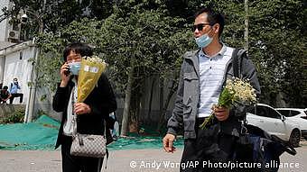 China Justiz | Eltern von Cai Wei und Chen Mei kommen in Gerichthof an