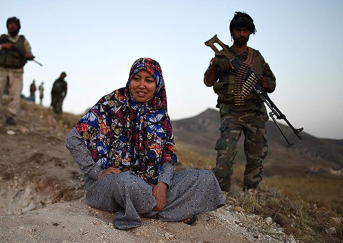 阿富汗女性被迫再次穿罩袍：悲望恐惧，歧视离异女性与绝境下的抵抗，价格涨了10倍（组图） - 6