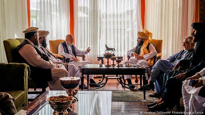 Afghanistan | Treffen ehemaliger Präsident Hamid Karzai mit Taliban Delegation