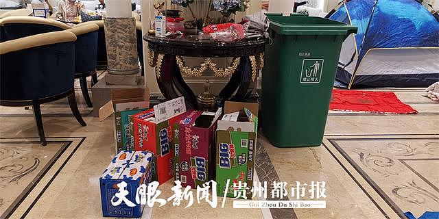 业主在售楼部搭帐篷维权：还了3年房贷，还是一空地（组图） - 2