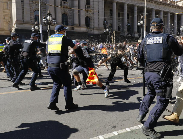 全澳多地爆反封锁大游行，数千人裸脸示威！防暴警察动用催泪弹（视频/组图） - 6