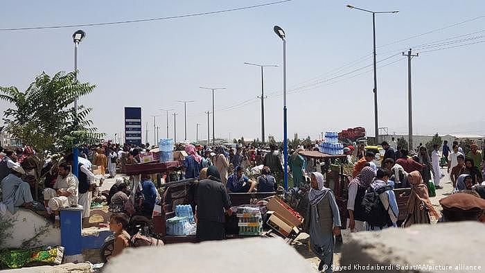 Afghanistan Kabul Airport | Flüchtlinge warten auf Ausreise
