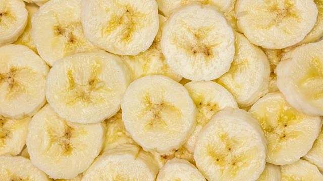 要在加工过的食品中保留香蕉等独特味道是一项具有挑战性的任务（Credit: Getty Images）