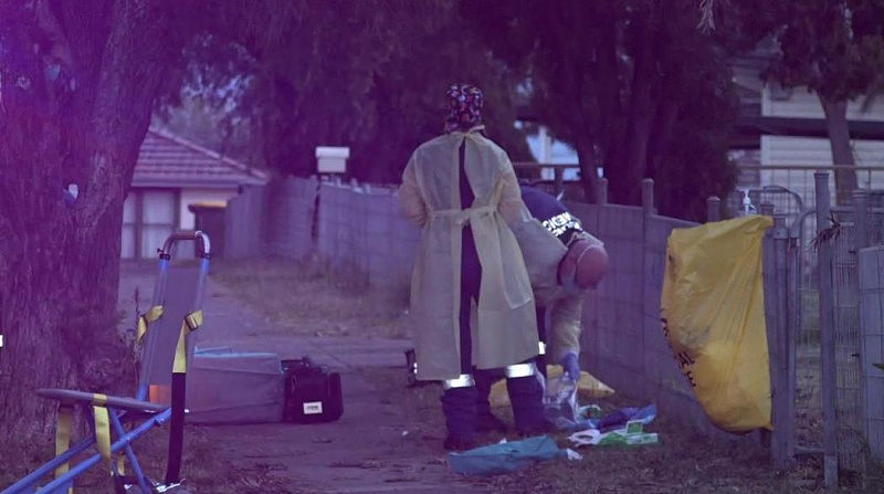悉尼30岁女子家中死亡，疑与新冠有关！屋内有人确诊，急救人员穿全套防护设备（视频/组图） - 4