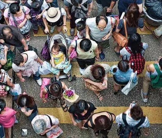 20万人没饭碗…香港失业率跌至5％！（图） - 2