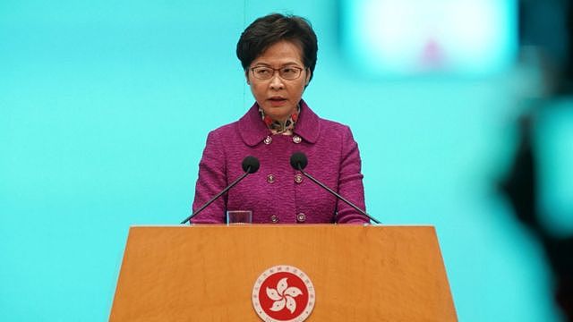 香港特首林郑月娥评论律师会理事会选举说。专业团体做不专业的事，政府的唯一取向